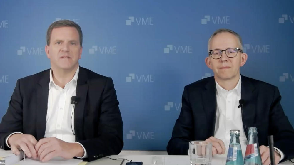 VME-Tarifexperten Nils Schuster und Robert Schulte